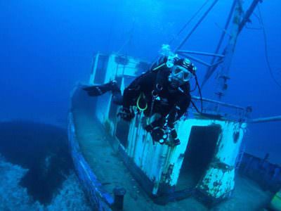 protaras wreck diving